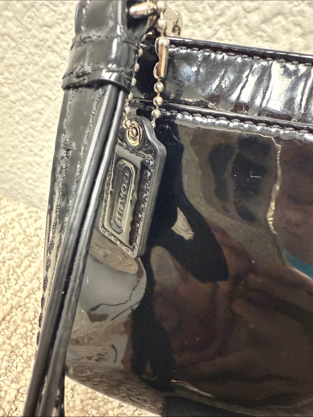 Coach Vintage Poppy Black Patent Leather Zip XL Wristlet with Logo Plaque-EUC - Picture 3 of 11